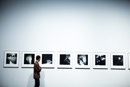 染谷将太と行く東京都写真美術館『操上和美 時のポートレイト』展