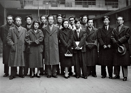 実験工房メンバー集合写真（撮影：大辻清司）1954年頃　東京パブリッシングハウス蔵