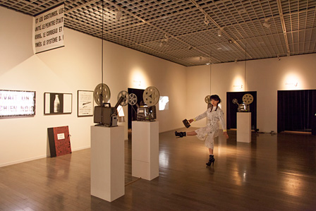マルセル・ブロータース『シネマ・モデル』が展示された空間