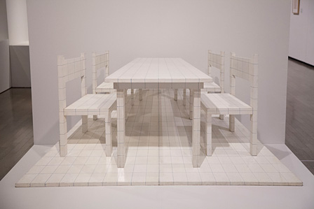 『遠近法の椅子とテーブル』1966年　東京国立近代美術館蔵