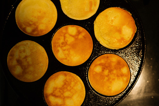 きれいに焼くコツはフライパンをしっかり熱し、バターをなじませること
