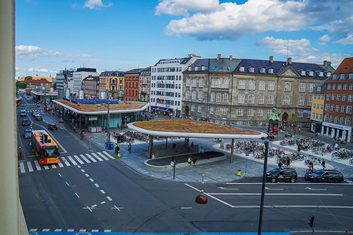 Nørreport Station。最大で2,500台の自転車を停めることができる