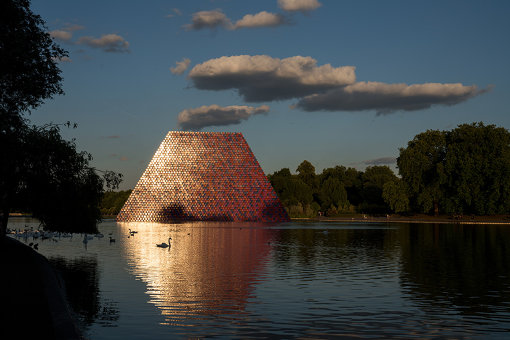 Christo and Jeanne-Claude, The London Mastaba, Serpentine Lake, Hyde Park, 2016-18 Photo: Wolfgang Volz ©2018 Christo
