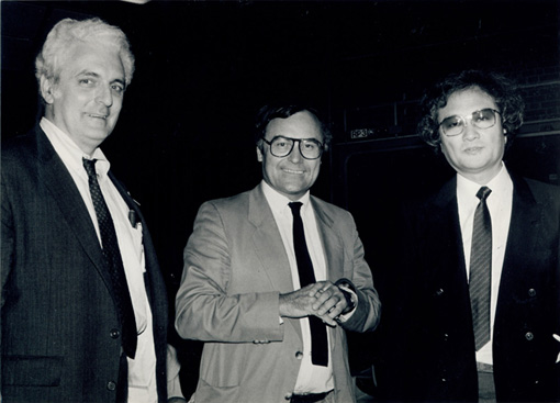 左から：ロバート・モーグ、ハネス・レオポルトゼーダー、冨田勲　©Ars Electronica Archiv