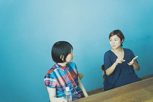 左から：田渕ひさ子、原田郁子