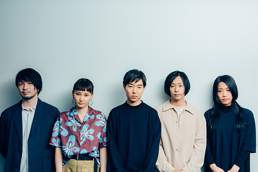 左から：谷口滋昭、佐藤千亜妃、MITCH NAKANO、西村“コン”、あーちゃん