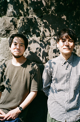 キセル（左から：辻村豪文、辻村友晴）のアーティスト写真。撮影はmei ehara