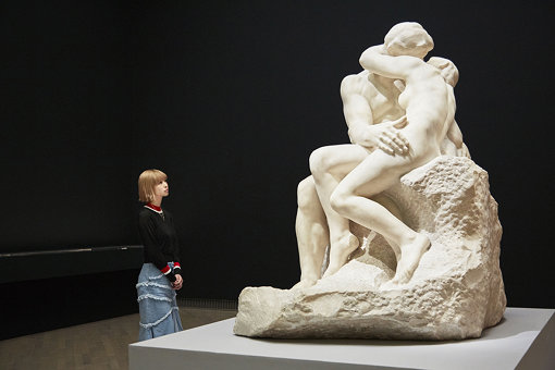 本展の目玉ともいえるロダンの彫刻 / オーギュスト・ロダン『接吻』1901-4年