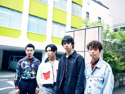 OKAMOTO'S（おかもとず）<br>左から：ハマ・オカモト、オカモトレイジ、オカモトショウ、オカモトコウキ<br>中学校からの同級生で結成された4人組ロックバンド。2019年1月6日、8枚目となるオリジナルアルバム『BOY』をリリース。さらには6月27日に自身初となる東京・日本武道館でのワンマンライブの開催。9月20日より公開中の映画『HELLO WORLD』のオリジナルサウンドトラックを手がける。