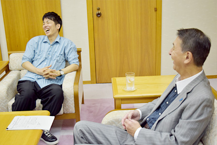 左から：金森穣、篠田昭