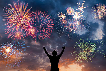 スマホでサイネージや壁に花火の打ち上げができる「デジタル花火」提供開始