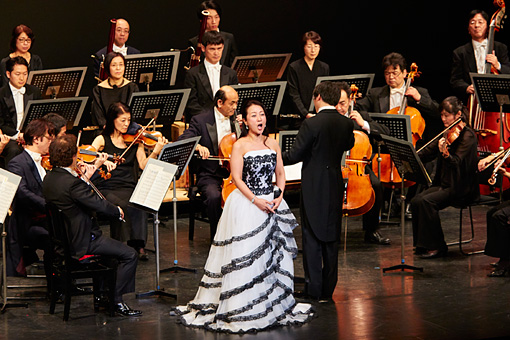 復興コンサート再演風景 会場内に幸田浩子のソプラノが響き渡った
