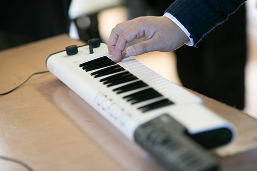 「VOCALOID Keyboard『VKB-100』」