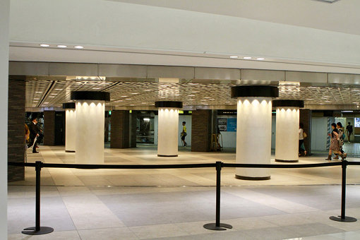 地下2階は銀座駅コンコースと接続
