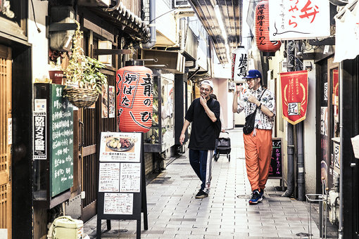 日本で最初のアーケード商店街であるという魚町商店街内の横丁にもまた、魅力的な飲食店がひしめいている