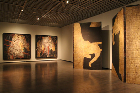 岡村桂三郎『黄象 05-1』2005年、ほか　東京国立近代美術館蔵