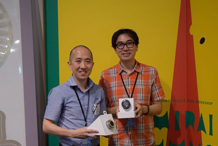オリンパスモバイルシステム開発本部の石井謙介（左）、スズキユウリ（右）